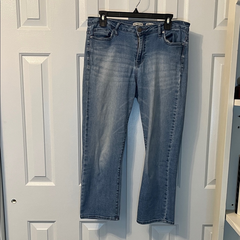 Calvin Klein Jeans Cropped Straight Light Wash Size 8